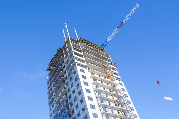 उच्च उंचीच्या निवासी इमारतीचे बांधकाम — स्टॉक फोटो, इमेज