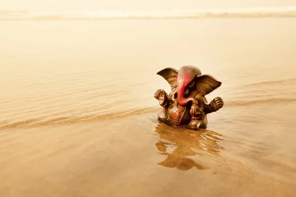 Ganesha na tropikalnej plaży — Zdjęcie stockowe