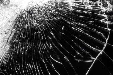 Siyah arkaplanda beyaz çizgiler