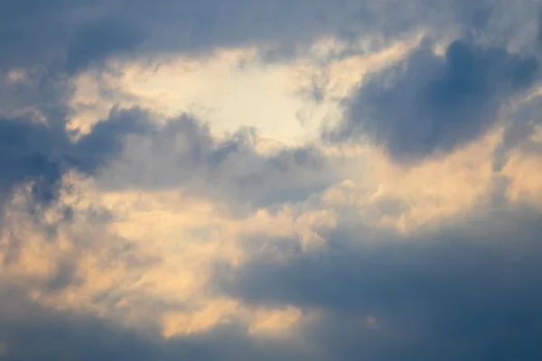 Wolken am Himmel Hintergrund — Stockfoto