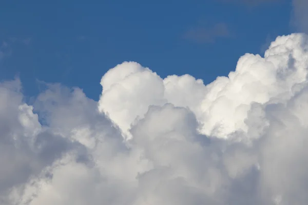 Clouds in blue sky — Stock Photo, Image