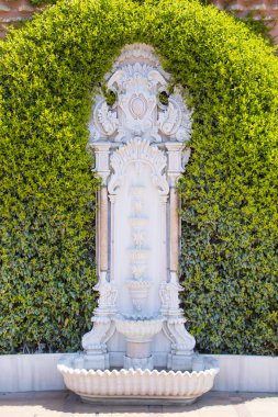 Dekoratif taş çeşme