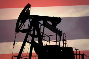 Yağ pompası ile Tayland bayrağı