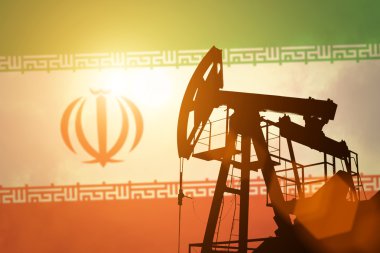 Yağ pompası ile Iran bayrağı