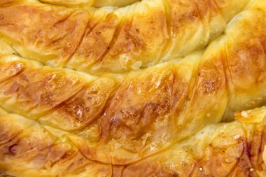 Türk geleneksel pasta-fırında tavuklu