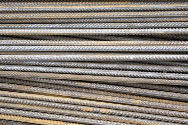 Gri paslı metal parçaları