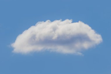 Beyaz bulut içinde mavi, açık gökyüzü