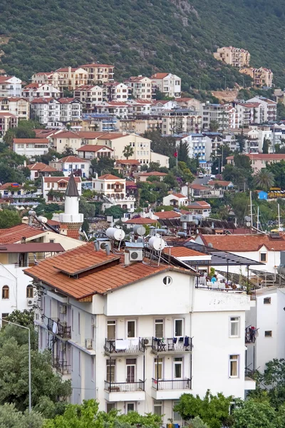 Città mediterranea con case bianche sulle colline — Foto Stock