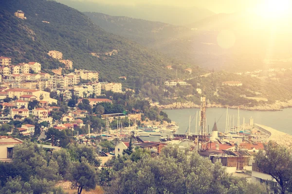 Mediterranean town with white houses on  hillside — Stock Photo, Image