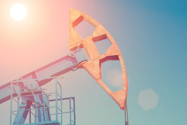 Colorful pendulum on oil pump station — Stock Photo, Image