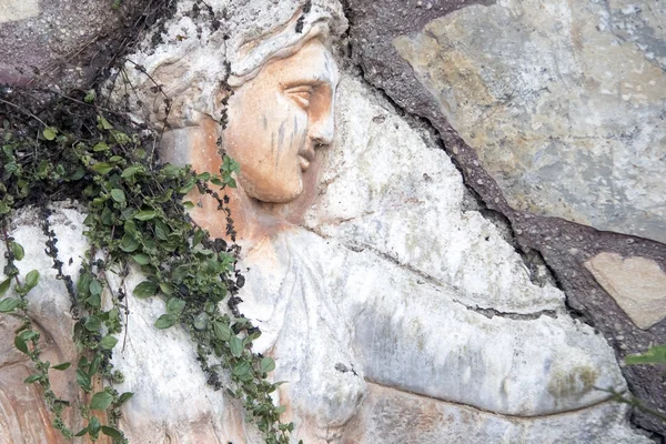 Piedras y piedra mujer staue — Foto de Stock