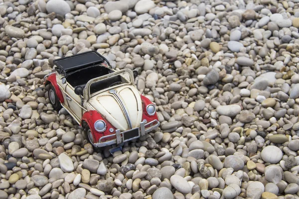 Αυτοκίνητο παιχνίδι κόκκινο και λευκό — Φωτογραφία Αρχείου