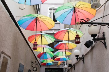 Renkli çeşitli şemsiye