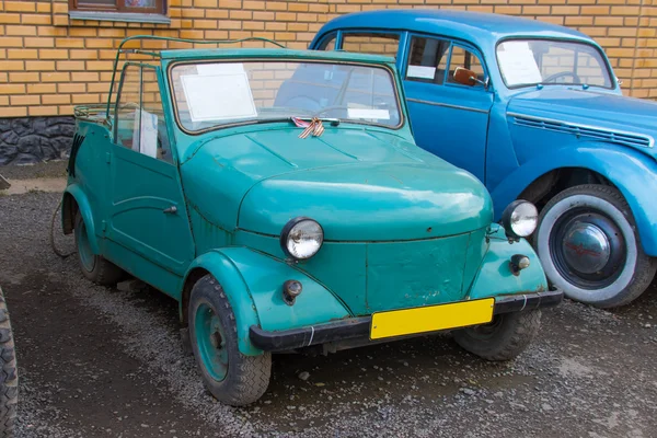 Exposição de velhos carros soviéticos — Fotografia de Stock