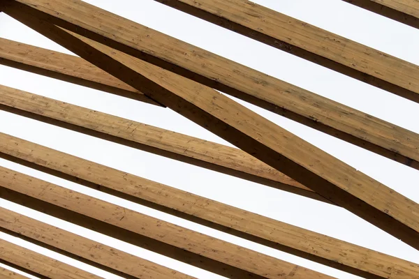 Довгі оброблені дерев'яні дошки — стокове фото