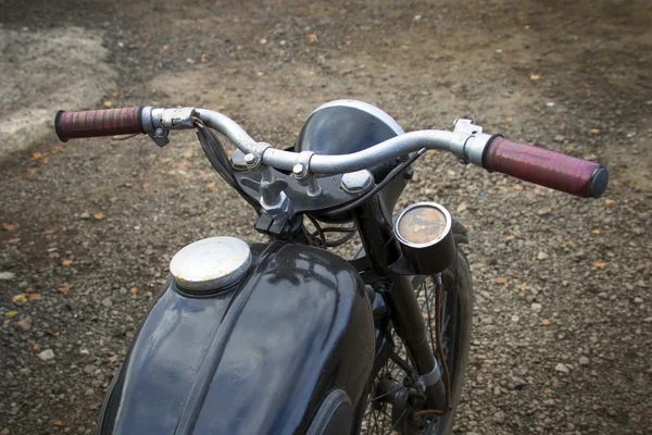 Vieja motocicleta negra —  Fotos de Stock