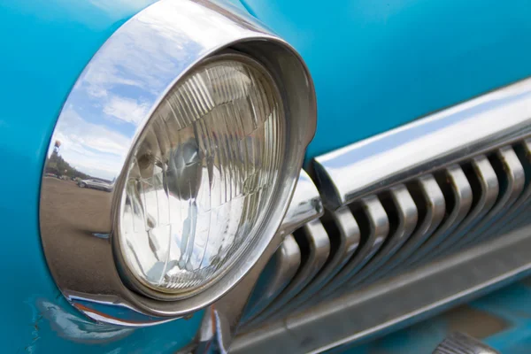 Detalle del faro del coche antiguo — Foto de Stock