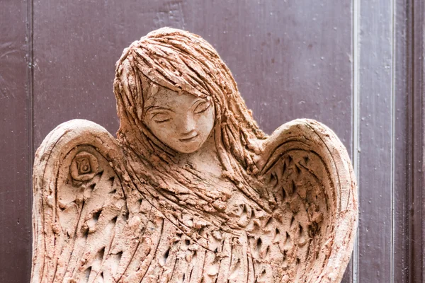 Статуя - ангел с крыльями — стоковое фото
