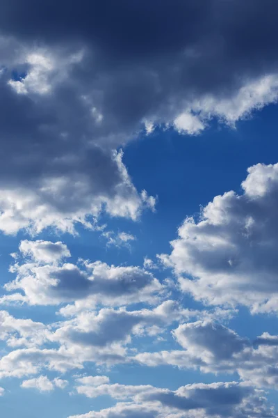 Bewolkte hemel met wolken — Stockfoto