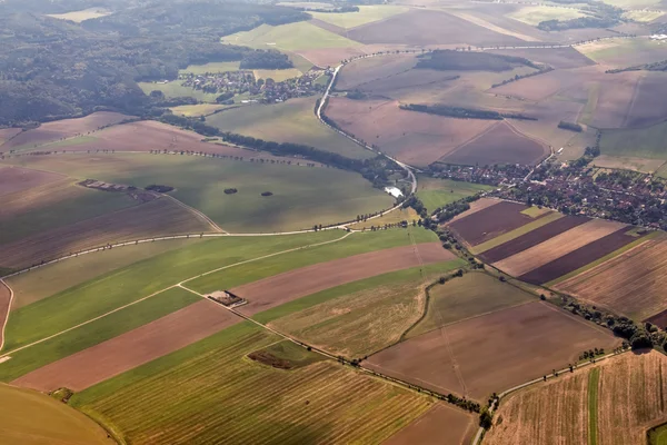 Vista aérea del terreno con asentamiento — Foto de Stock