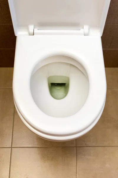 Weiße Toilettenschüssel — Stockfoto