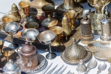Dekoratif bronz kap