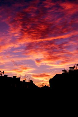 Güzel karanlık akşam gökyüzü