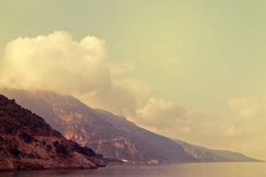 Pitoresk kayalık sahil