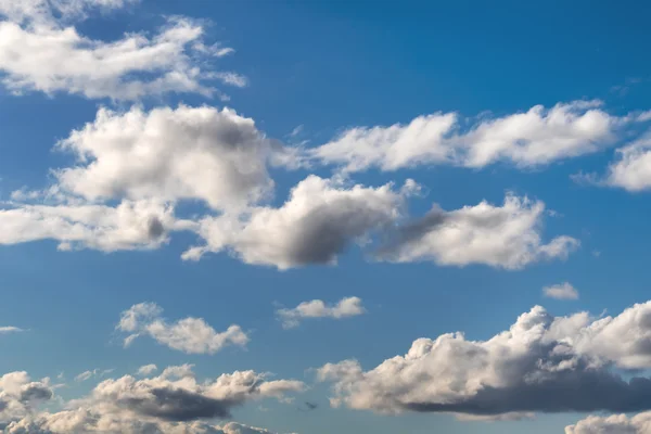 Pittoreske bewolkte hemel — Stockfoto