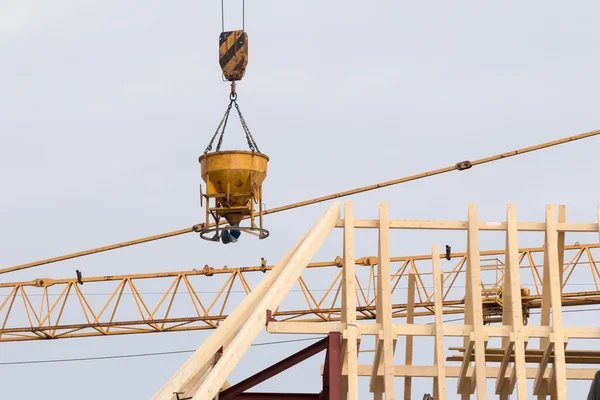 Construction crane and rafters — Stock Photo, Image