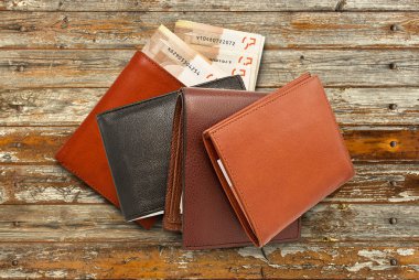 Birkaç cüzdan deri