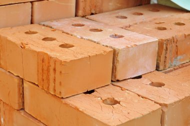 kırmızı tuğla yığını.