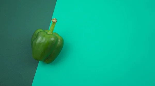 Verse Groene Zoete Paprika Plat Lag Turquoise Groene Textuur Achtergrond — Stockfoto