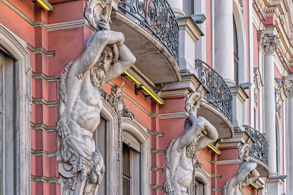 Sankt Petersburg 2019 Atlantische Figuren Auf Dem Alten Herrenhaus Stil — Stockfoto