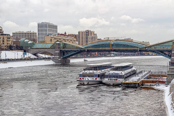 Moskva Ryssland 2020 Bogdan Khmelnitskij Bron Gångbro Över Den Isiga — Stockfoto