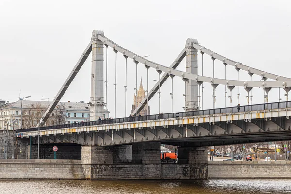 Moskva Ryssland 2021 Pyloner Krimbron Och Siluetten Höghus Byggnaden Utrikesministeriet — Stockfoto