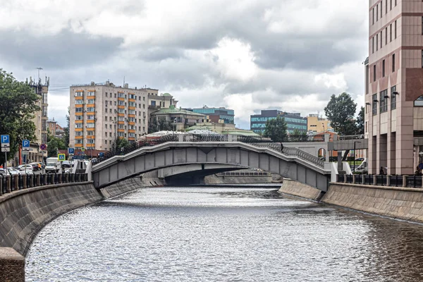 Moskva Ryssland 2021 Gateway Gångbro Över Dräneringskanalen Affärscentret Riverside Towers — Stockfoto