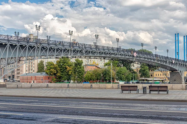 Moskva Ryssland 2021 Öppningsverk Patriarchal Bridge Med Lyktor Över Moskva — Stockfoto