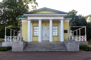 Moskova, Rusya, 07.29.2021. Aslanlı saray köşkü, 1825 'te Kolomenskoye Müzesi' nde inşa edildi.