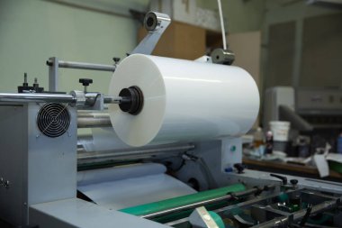 Bir kaplama makinesinin görüntüsü.