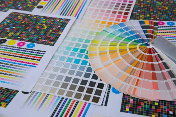 Press color management. Color palettes. Commercial printing.