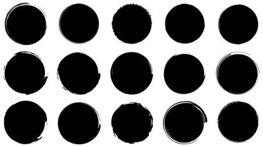 Grunge tarzında tasarlanmak için kirli çerçeveler. Mürekkep fırçası darbeleri. Yuvarlak ve organik şekillerin bir dizi tehlike dokusu. Metin çerçeveleri, posterler, afişler için izole edilmiş arka planlar. Siyah, beyaz Vektör