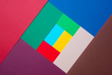 Renkli kağıt yapraklarından grafik desen