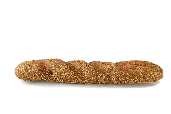 Chleb, bagietka żytnia z nasionami sezamu.Izolacja na białym tle. — Zdjęcie stockowe