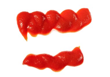 Ketçap domates sosu, beyaz arka planda izole edilmiş.