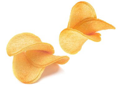 Patates cipsi yakın plan beyaz zemin üzerinde izole.