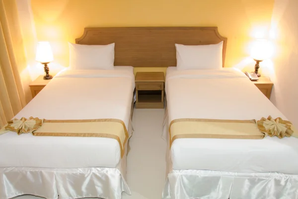 Yatak, otel yatağı, yatak.