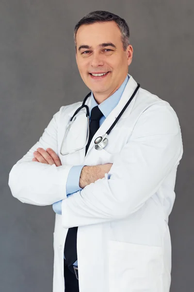 Male doctor with stethoscope — Stock Photo, Image