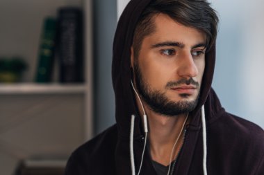üzgün adam