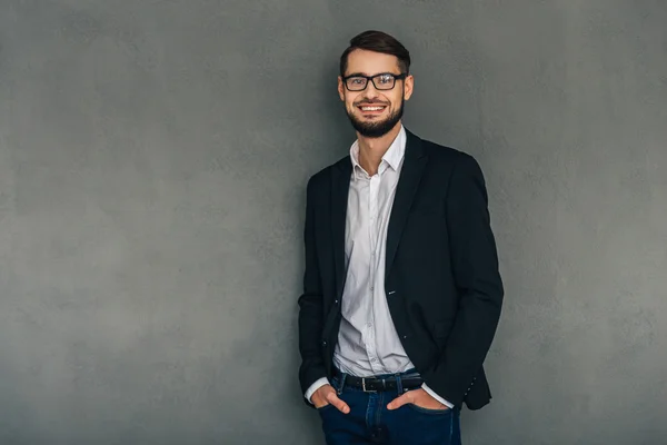 Confident young businessman — Stock Photo, Image